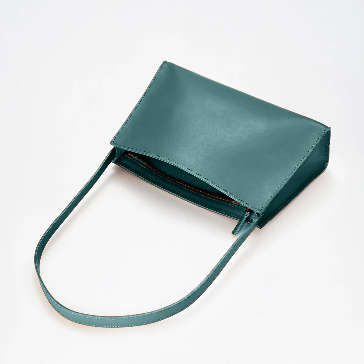 Louise et Cie leather shoulder bag, $11. Never heard of the brand before,  and the last thing I need is another purse, but those lines and that  hardware were calling my name. 